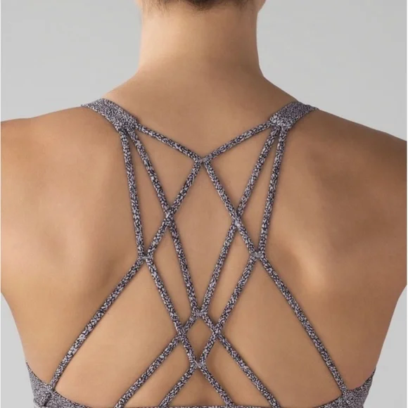 Lululemon Free To Be Zen Bra size 6
Sea Spray Alpine White Dark Chrome - Picture 2 of 6